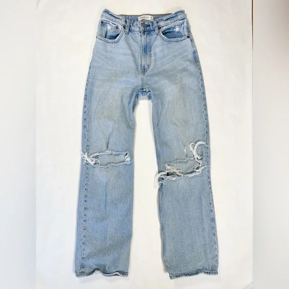 Abercrombie & Fitch High Rise The ‘90s Relaxed Distressed Jeans - Picture 1 of 5